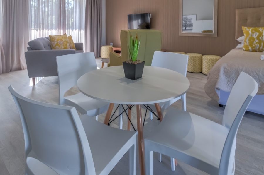 To Let 2 Bedroom Property for Rent in Paardevlei Western Cape